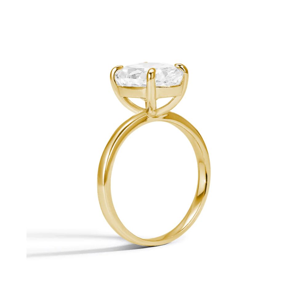 Oval Moissanite Ring